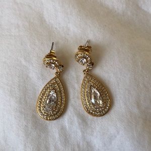 Gorgeous drop earrings